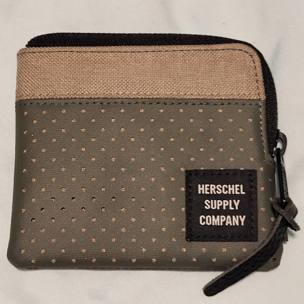 New without tag- Herschel Supply Walt RFID - wallet